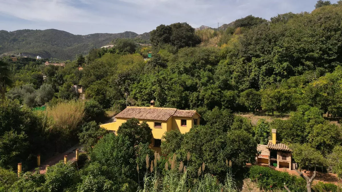 3-bedroom Country House In Ojen, Spain (217 M²)