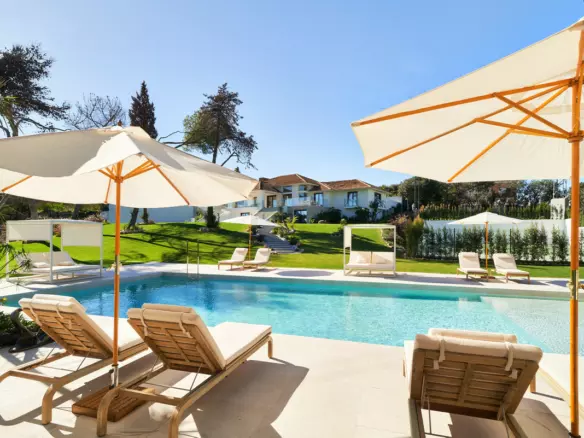 6-bedroom Villa In Marbella, Spain (449 M²)
