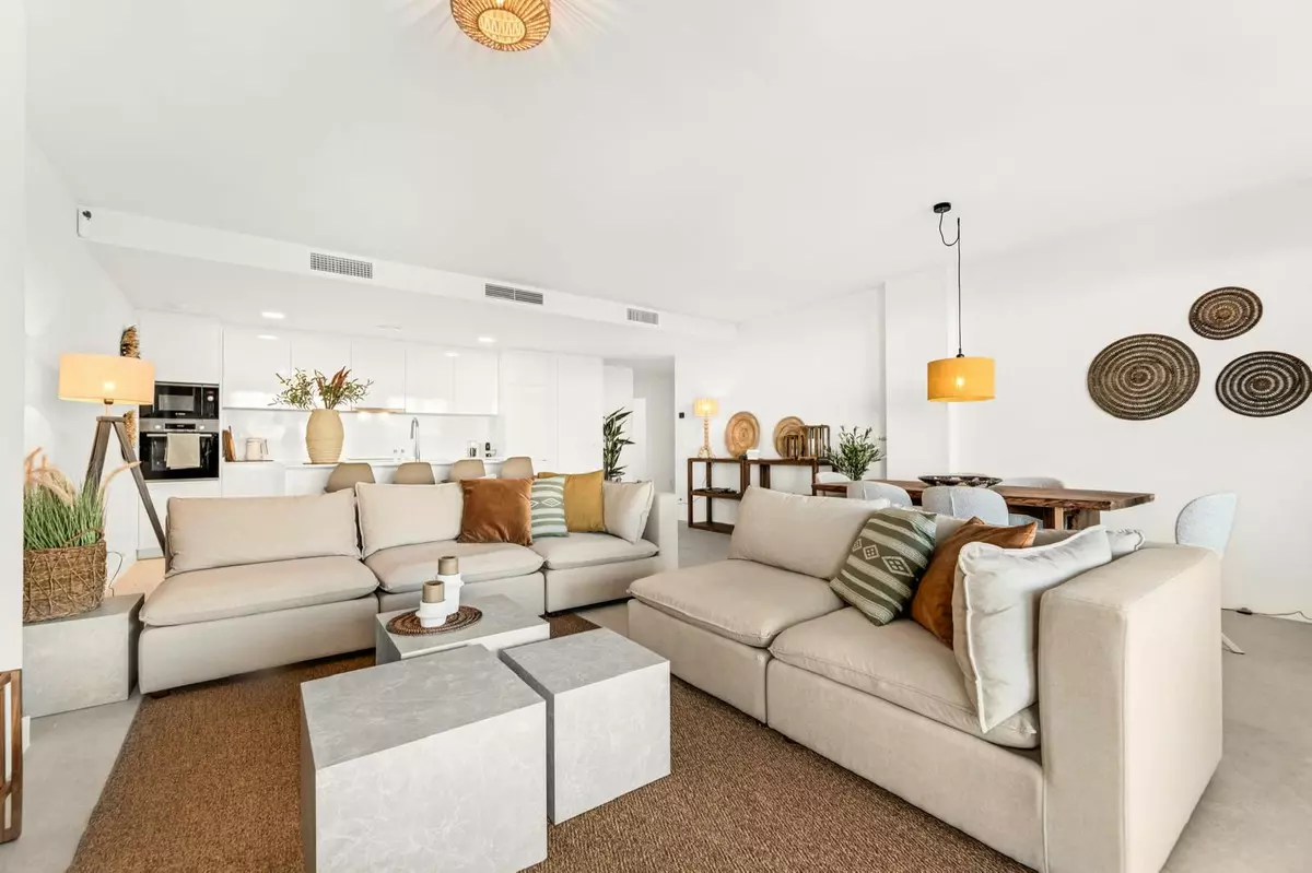 3-bedroom Apartment In Estepona, Spain (123 M²)