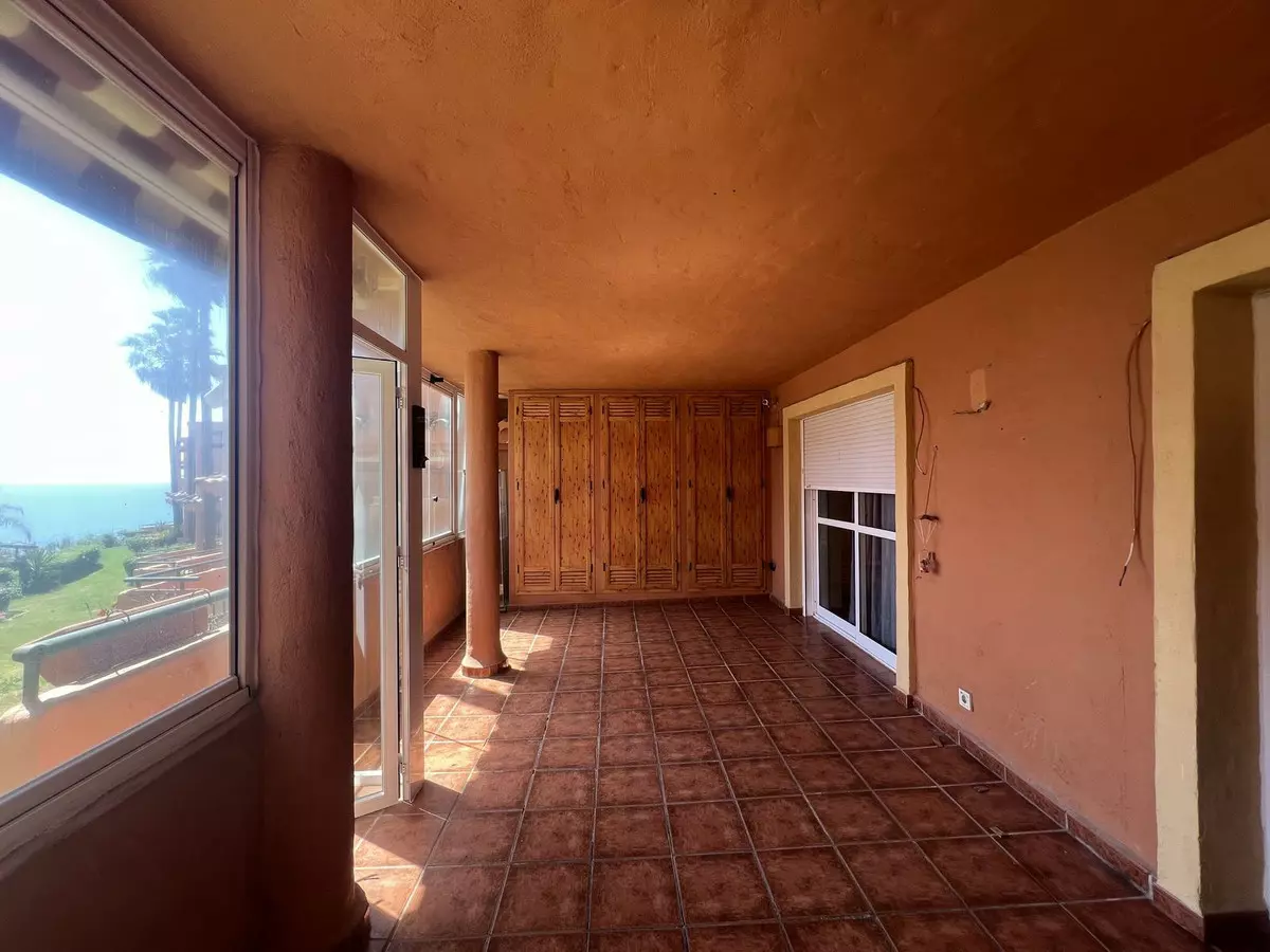 3-bedroom Apartment In Estepona, Spain (113 M²)