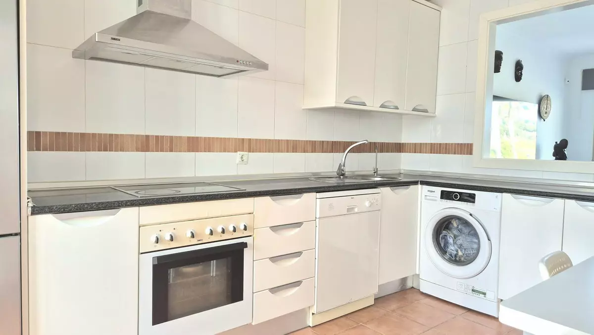 3-bedroom Villa In Alhaurín El Grande, Spain (242 M²)