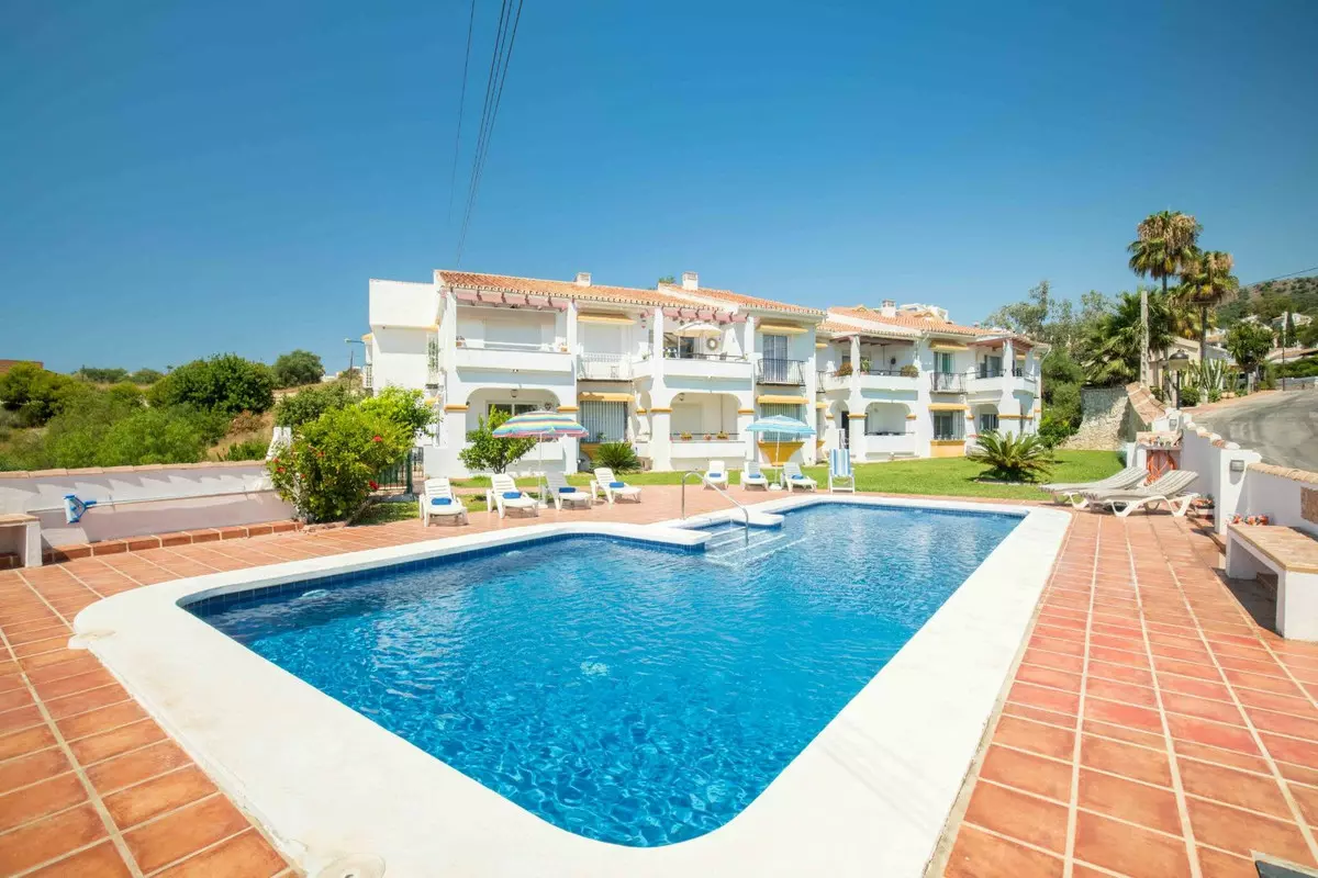 2-bedroom Apartment In Benalmádena, Spain (99 M²)