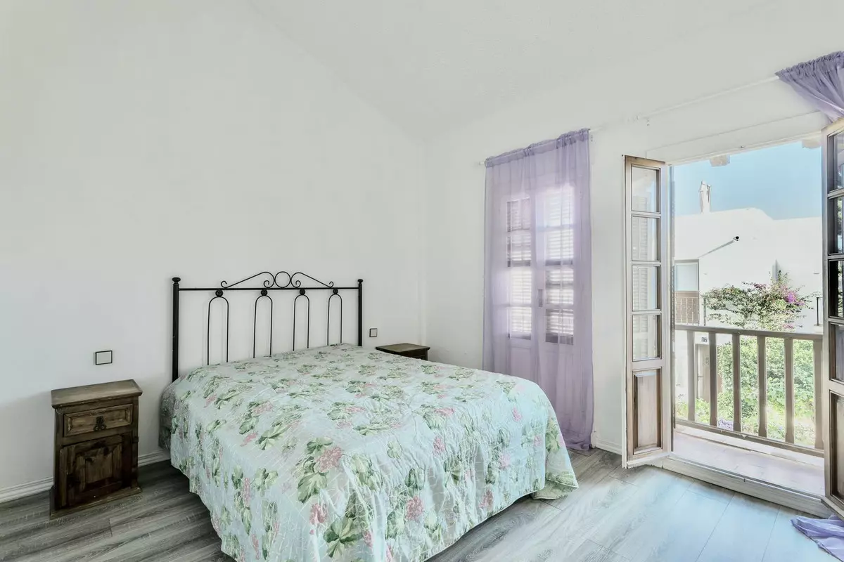 2-bedroom Apartment In Estepona, Spain (84 M²)