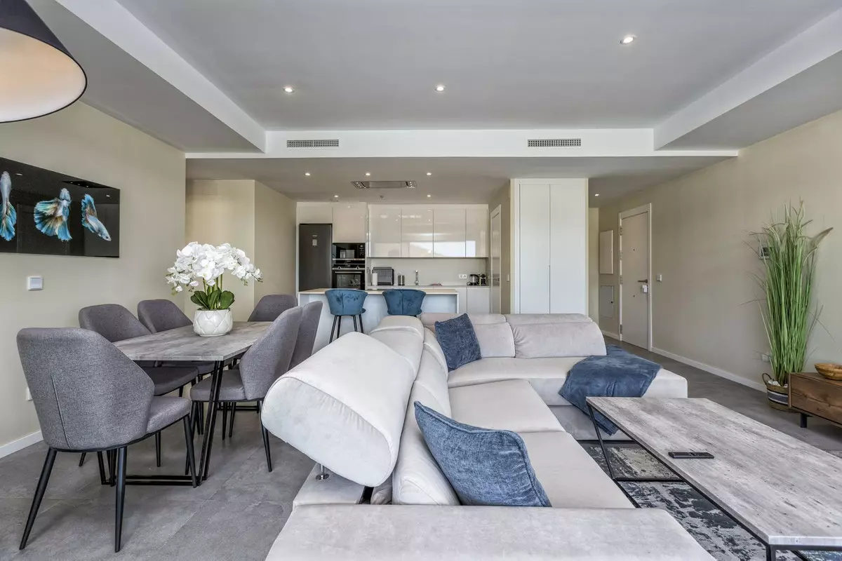 2-bedroom Apartment In Fuengirola, Spain (122 M²)