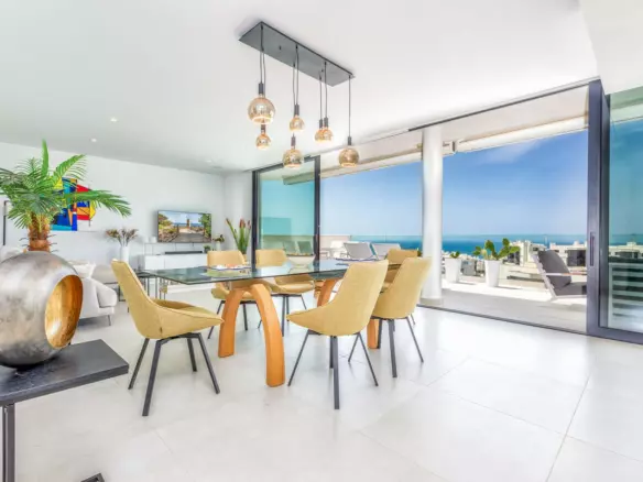3-bedroom Apartment In Fuengirola, Spain (123 M²)