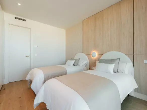 3-bedroom Apartment In L'alfas Del Pi, Spain (105 M²)