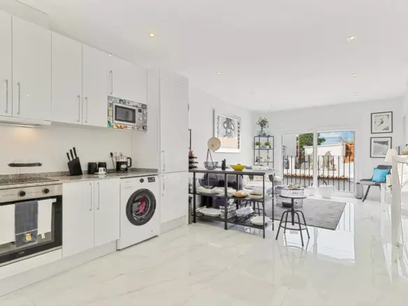4-bedroom Apartment In Marbella, Spain (198 M²)