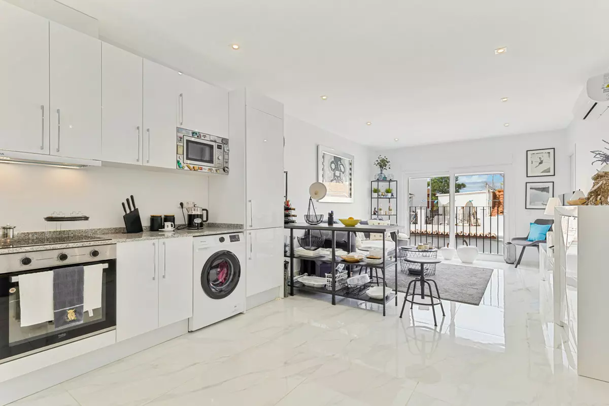 4-bedroom Apartment In Marbella, Spain (198 M²)