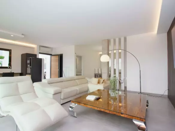 3-bedroom Villa In Alhaurín El Grande, Spain (166 M²)