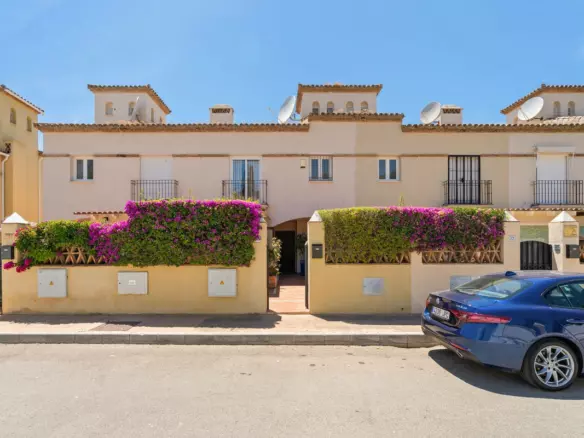 3-bedroom Town House In Marbella, Spain (252 M²)