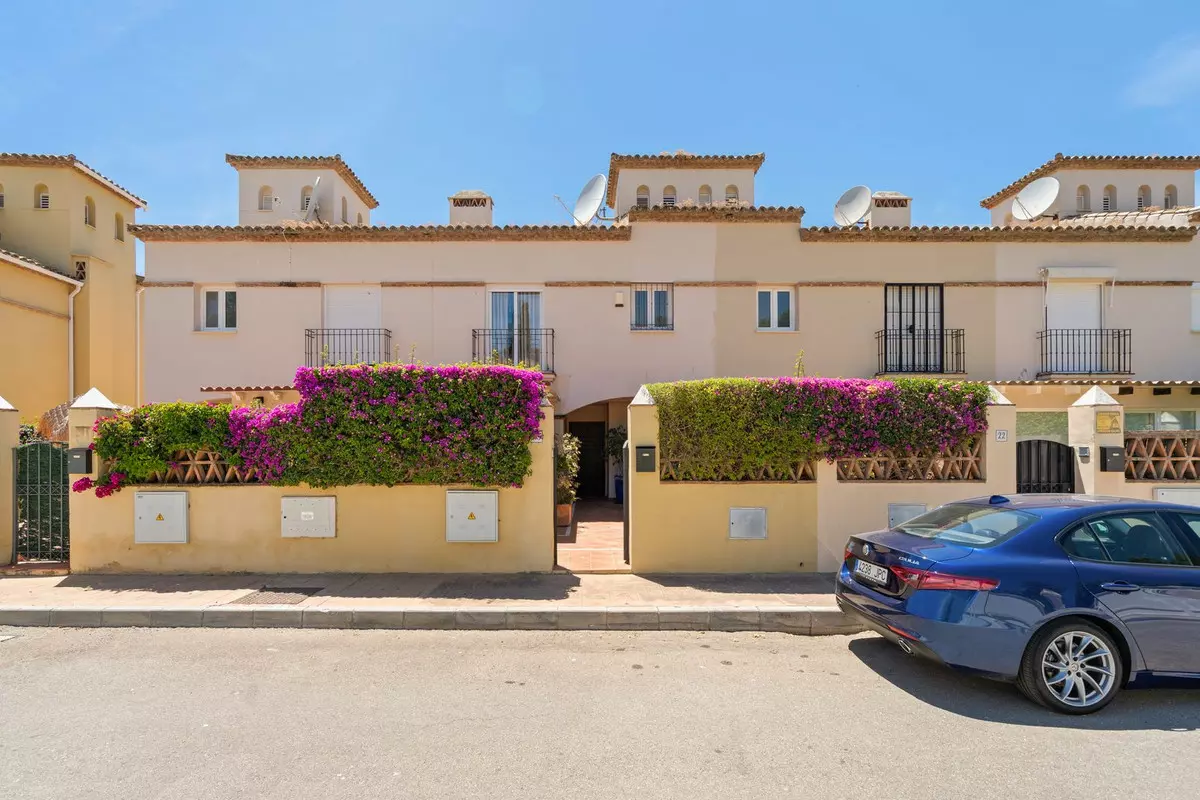 3-bedroom Town House In Marbella, Spain (252 M²)