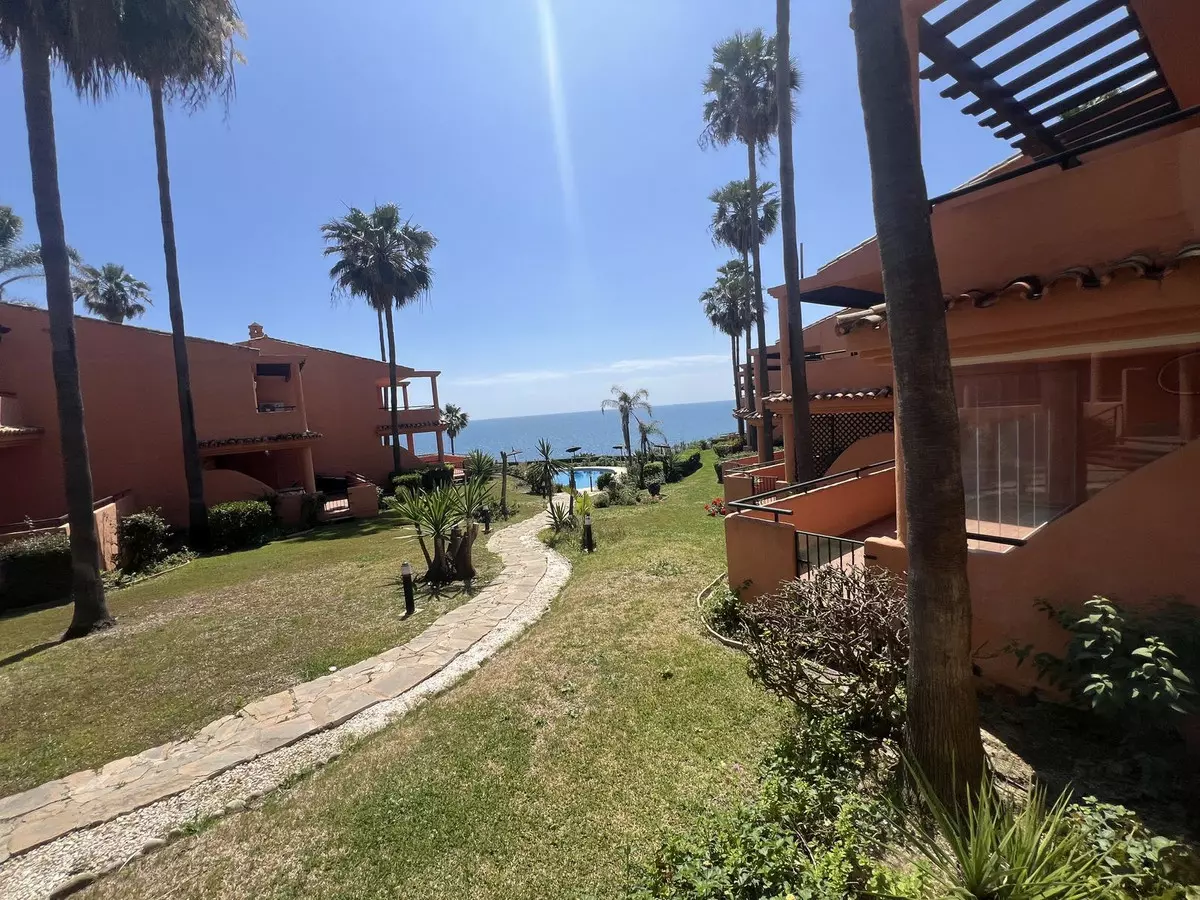 3-bedroom Apartment In Estepona, Spain (113 M²)