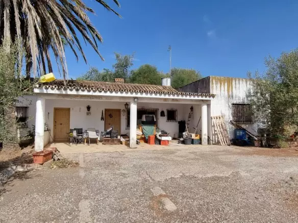2-bedroom Villa In Estepona, Spain (120 M²)
