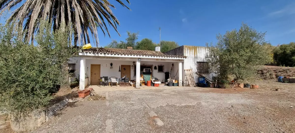 2-bedroom Villa In Estepona, Spain (120 M²)