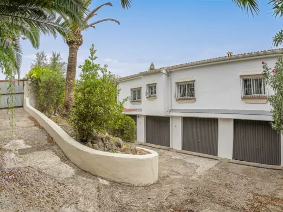 3-bedroom Villa In Estepona, Spain (287 M²)
