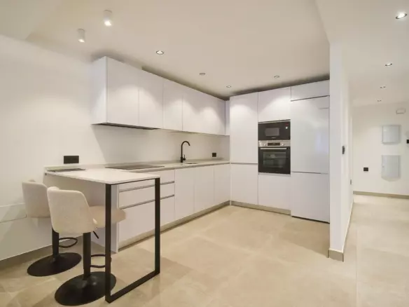 3-bedroom Apartment In Fuengirola, Spain (98 M²)