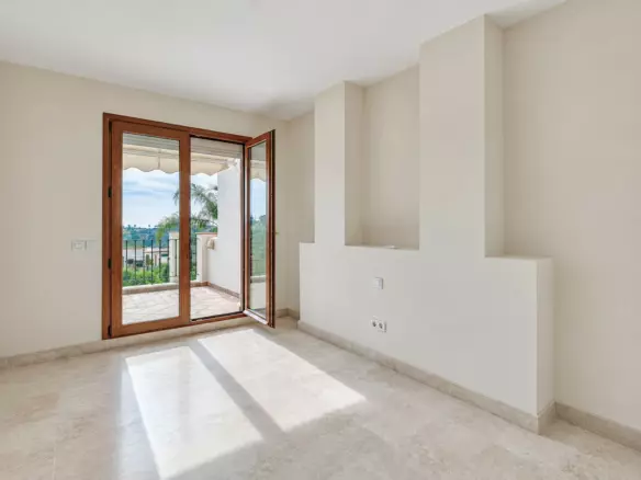 3-bedroom Town House In Estepona, Spain (157 M²)