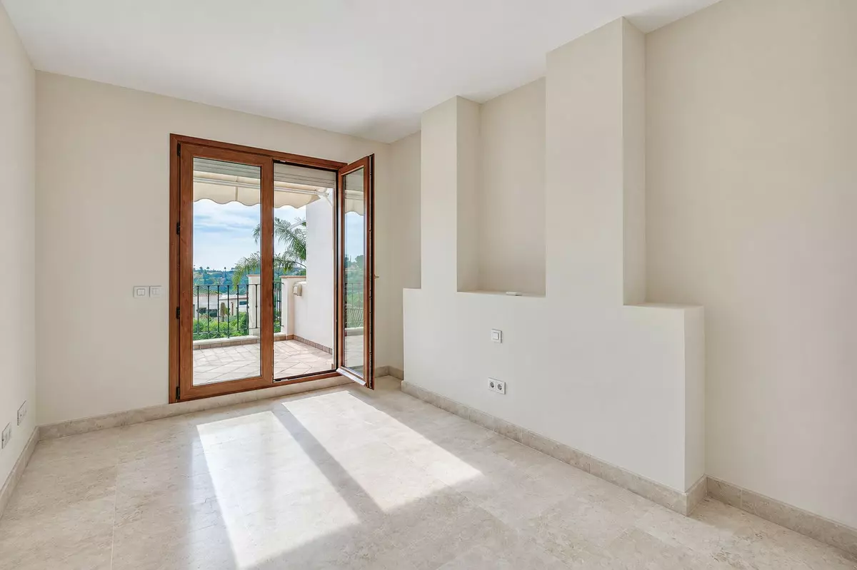 3-bedroom Town House In Estepona, Spain (157 M²)