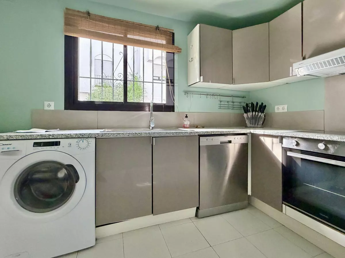 3-bedroom Town House In Marbella, Spain (171 M²)