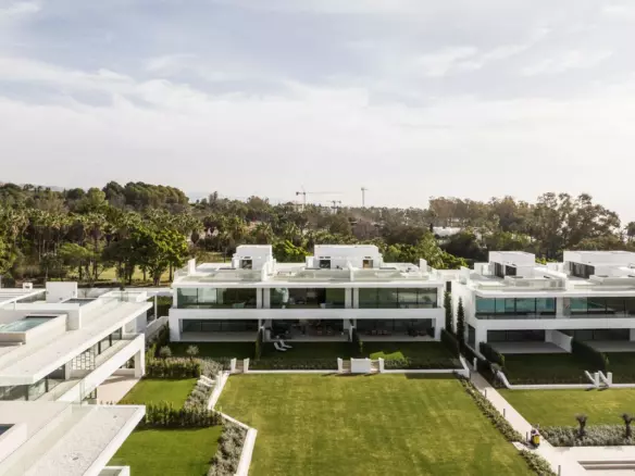 3-bedroom Villa In Marbella, Spain (447 M²)