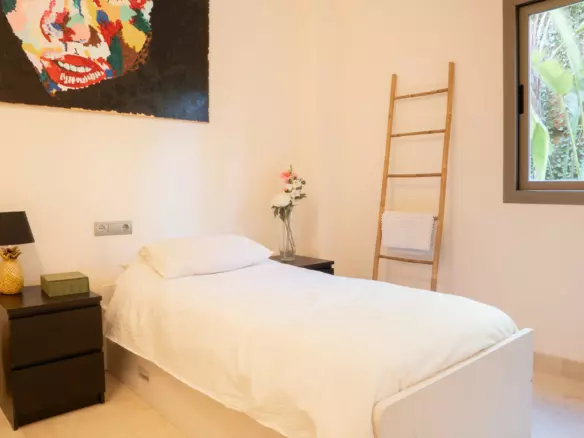 3-bedroom Apartment In Benahavis, Spain (128 M²)