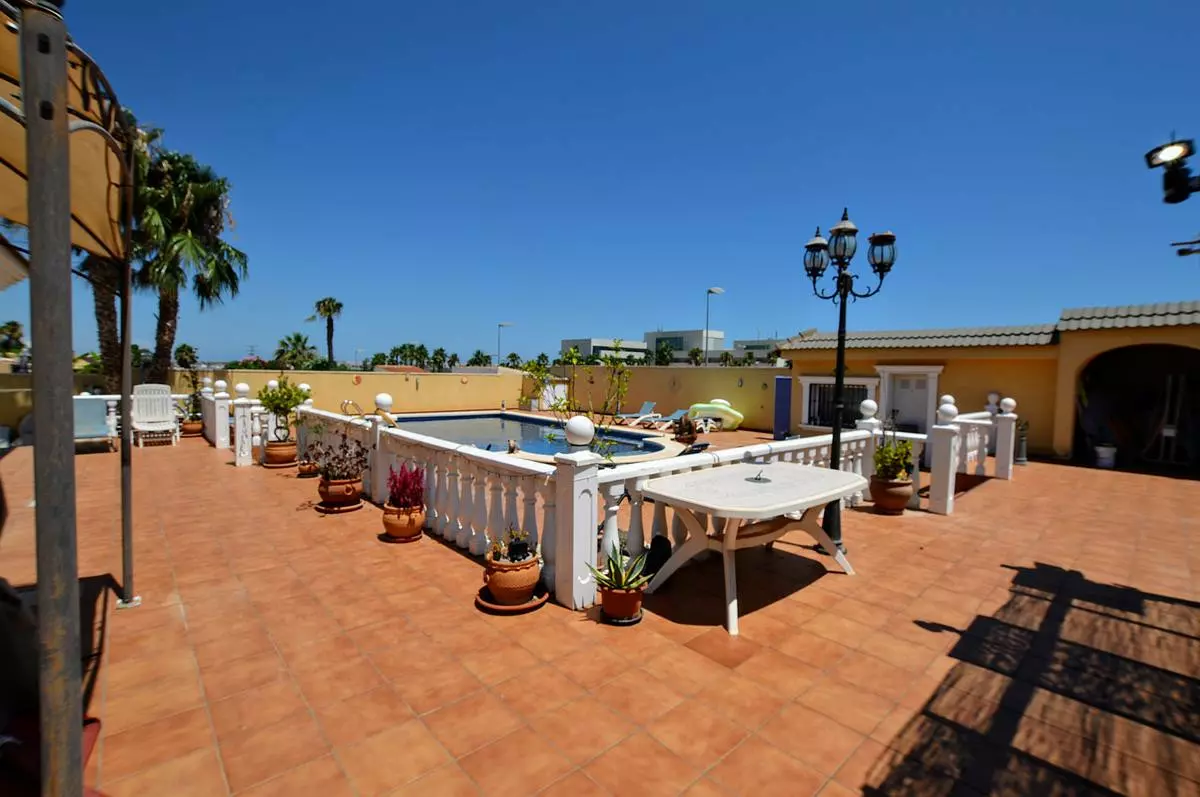 6-bedroom Villa In Orihuela, Spain (240 M²)