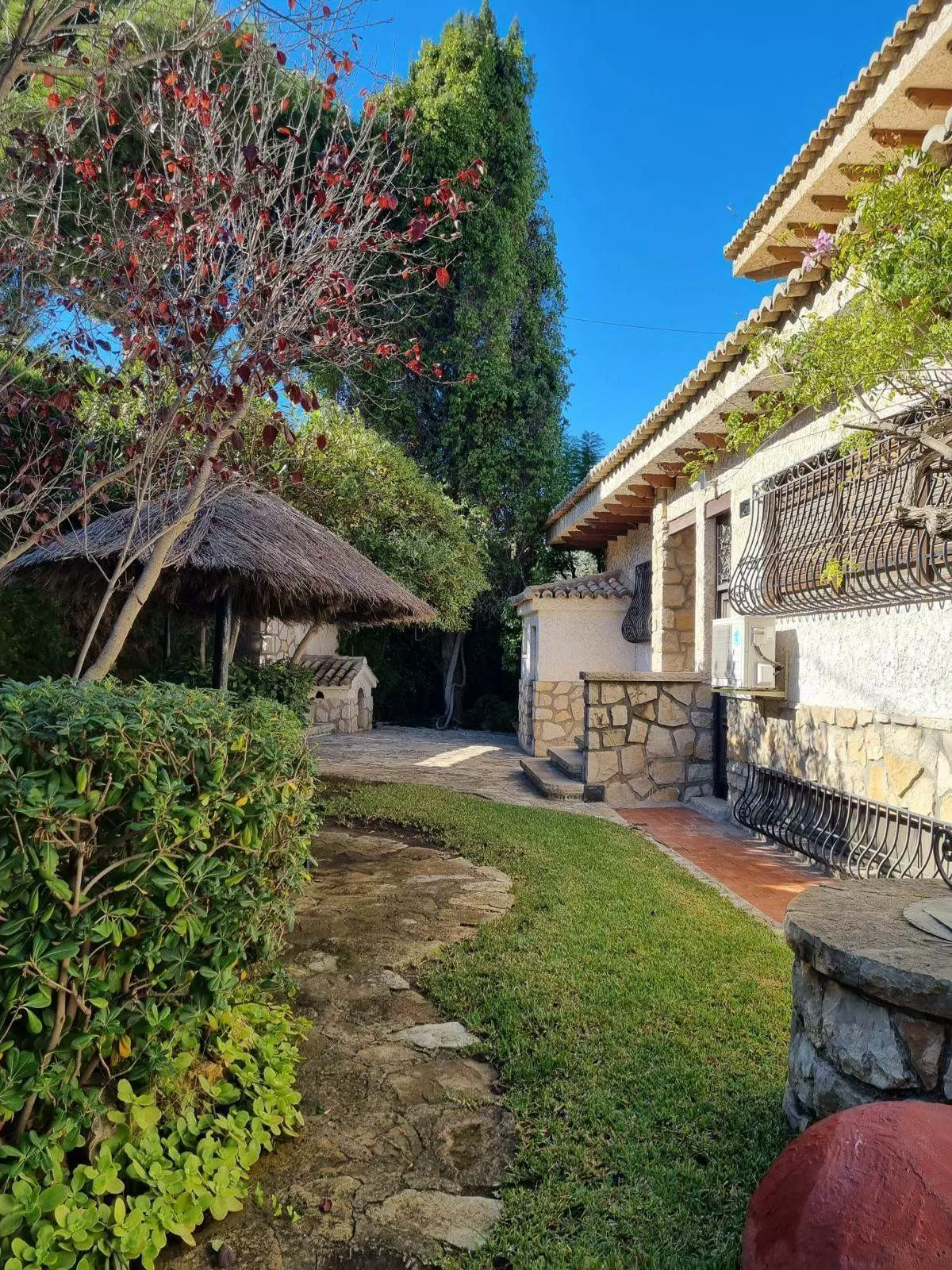 6-bedroom Villa In Alicante, Spain (473 M²)