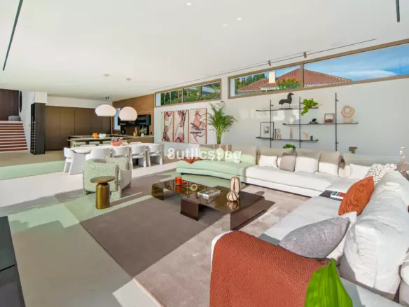 5-bedroom Villa In Marbella, Spain (986 M²)