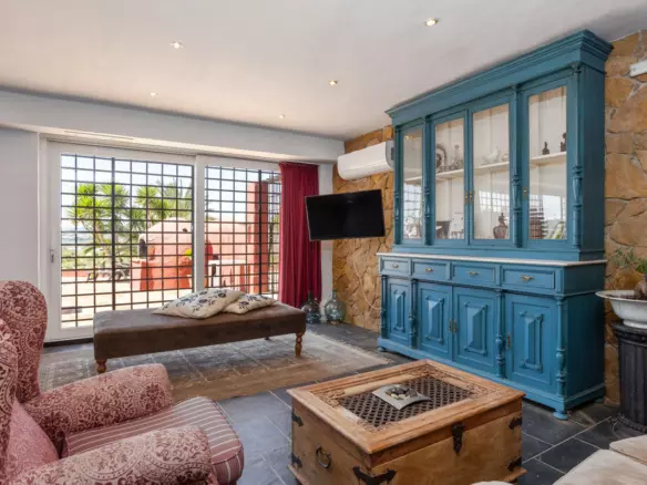 4-bedroom Villa In San Miguel De Salinas, Spain (220 M²)