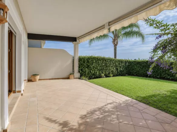 3-bedroom Town House In Estepona, Spain (157 M²)