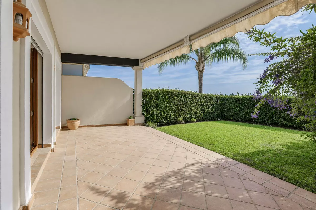 3-bedroom Town House In Estepona, Spain (157 M²)