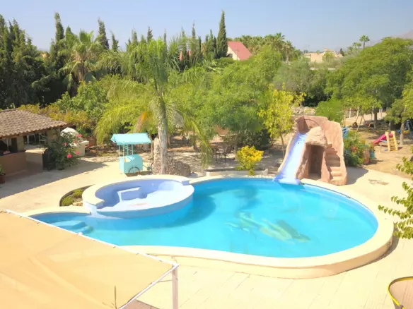 7-bedroom Villa In Catral, Spain (396 M²)