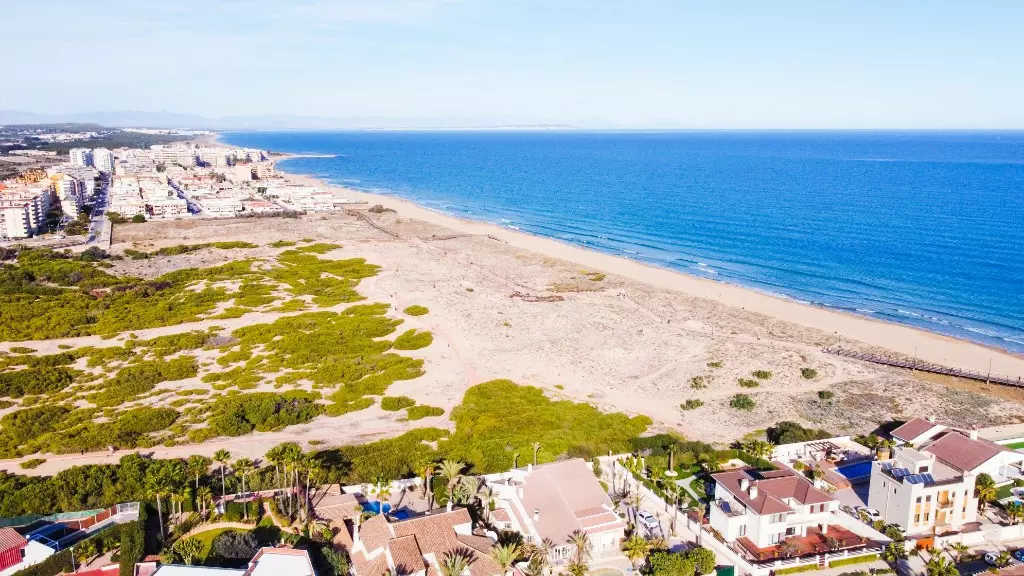 5-bedroom Villa In Torrevieja, Spain (380 M²)