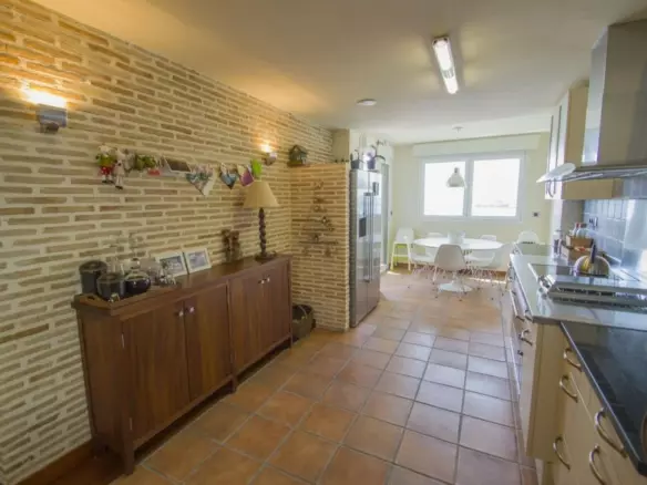 3-bedroom Apartment In Torrevieja, Spain (150 M²)