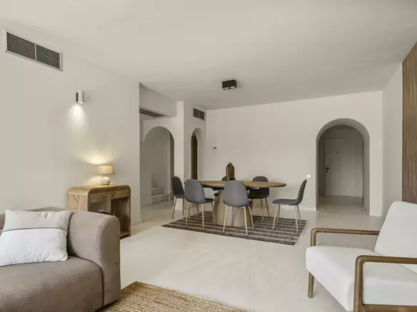 3-bedroom Apartment In Estepona, Spain (298 M²)
