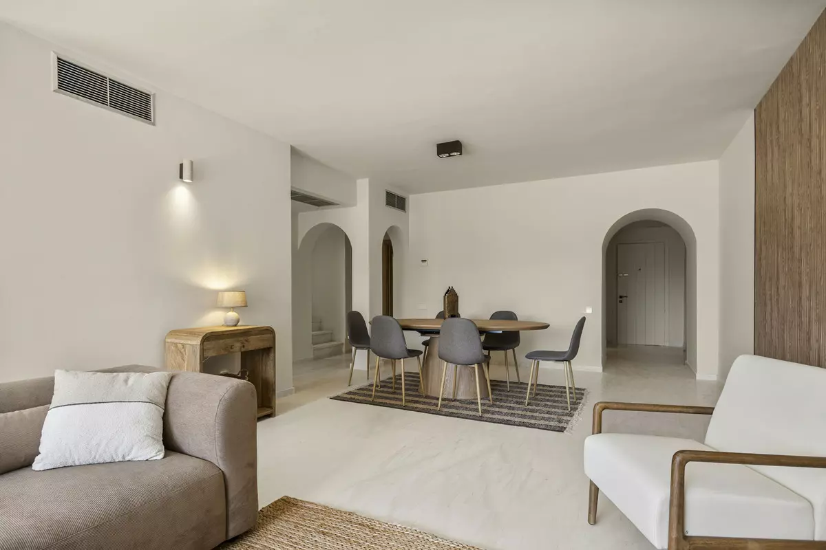 3-bedroom Apartment In Estepona, Spain (298 M²)