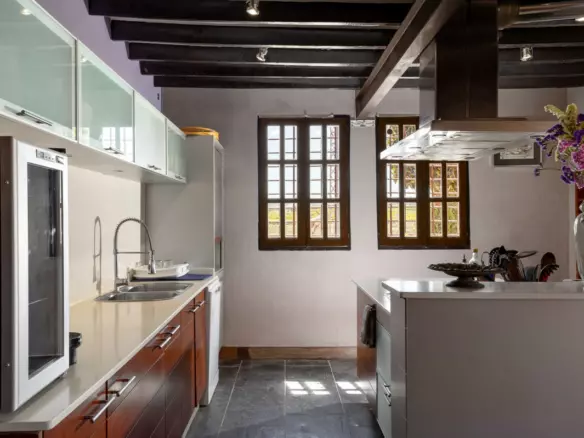 4-bedroom Villa In San Miguel De Salinas, Spain (220 M²)