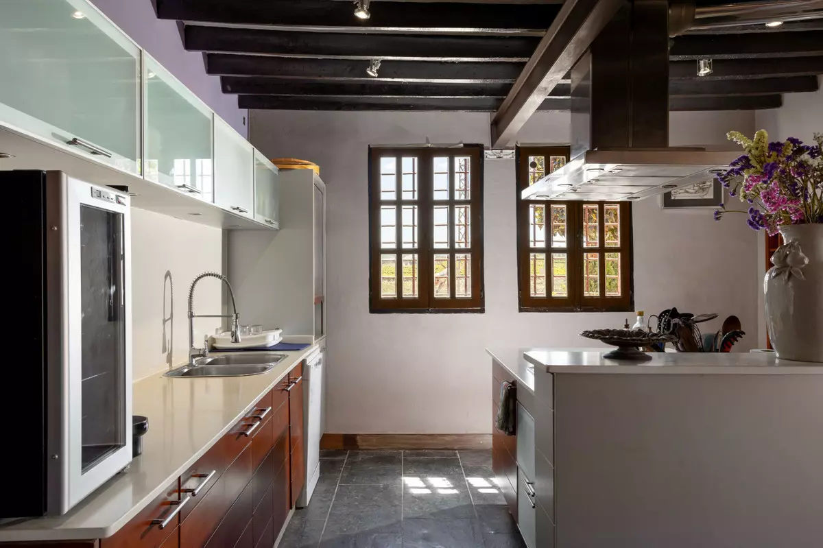 4-bedroom Villa In San Miguel De Salinas, Spain (220 M²)
