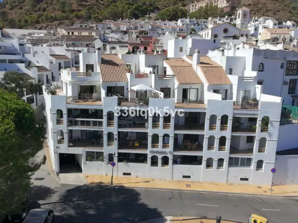 2-bedroom Apartment In Benahavis, Spain (115 M²)