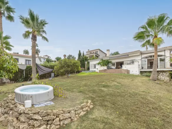 3-bedroom Villa In Estepona, Spain (287 M²)