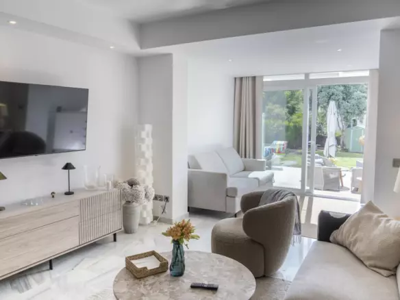 2-bedroom Apartment In Estepona, Spain (120 M²)