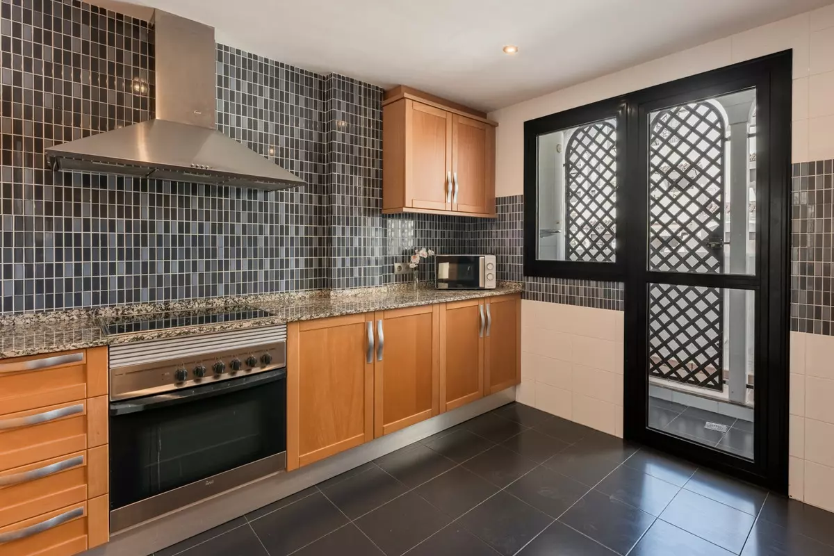 2-bedroom Apartment In Estepona, Spain (110 M²)