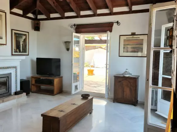 3-bedroom Villa In Benahavis, Spain (212 M²)
