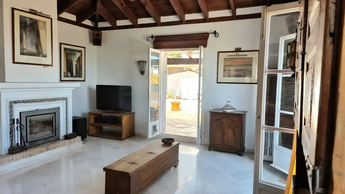 3-bedroom Villa In Benahavis, Spain (212 M²)
