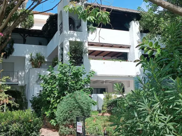 3-bedroom Apartment In Marbella, Spain (220 M²)