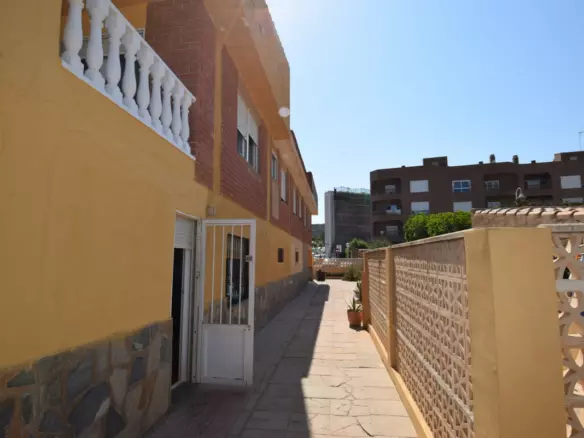 7-bedroom Villa In Guardamar Del Segura, Spain (266 M²)