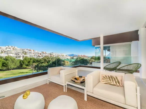 3-bedroom Apartment In Estepona, Spain (123 M²)
