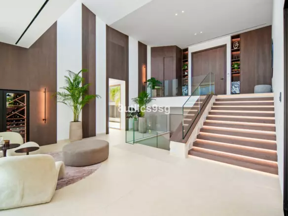 5-bedroom Villa In Marbella, Spain (986 M²)