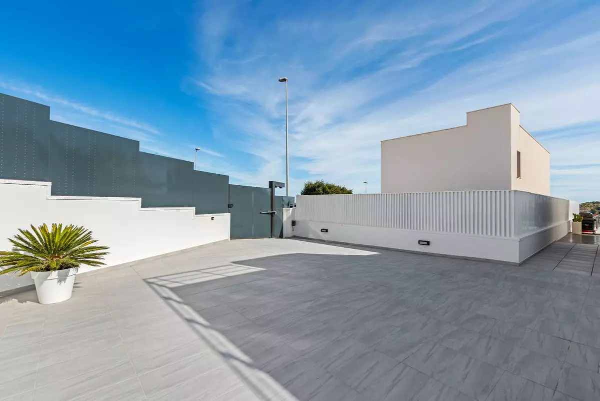 4-bedroom Villa In San Miguel De Salinas, Spain (272 M²)