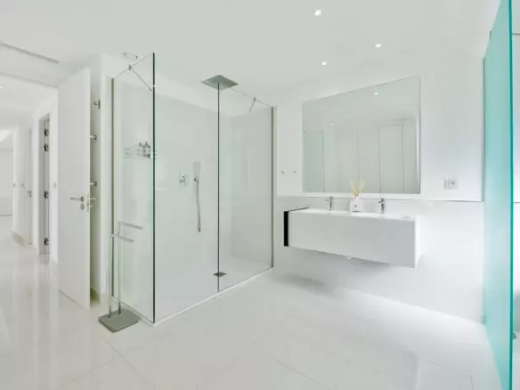 3-bedroom Apartment In Estepona, Spain (114 M²)